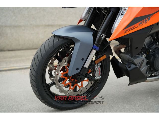 ktm - 1290-super-duke-gt