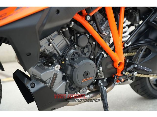 ktm - 1290-super-duke-gt