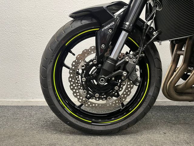 kawasaki - z900