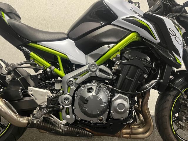kawasaki - z900