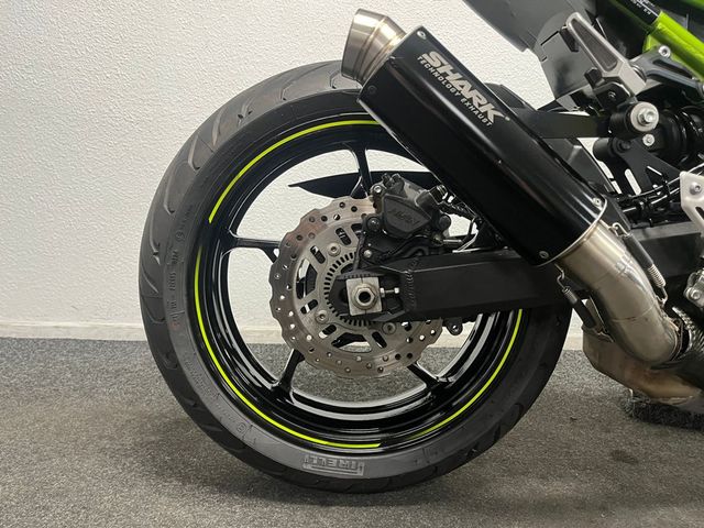 kawasaki - z900
