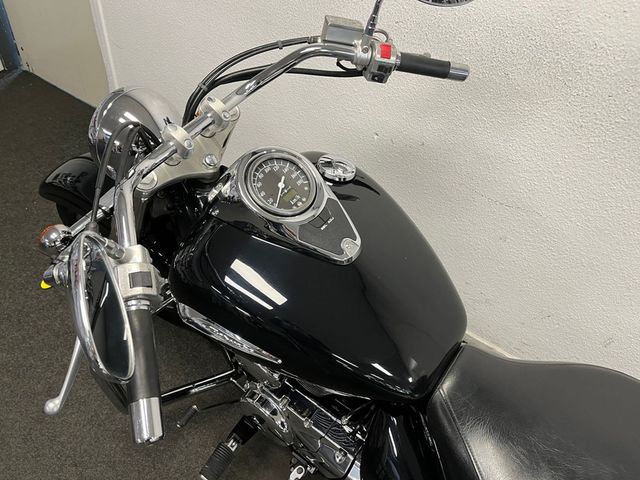 suzuki - vl-800-volusia