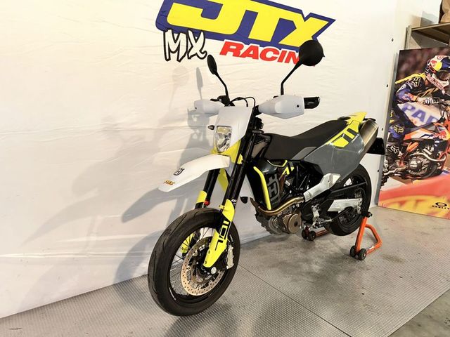 husqvarna - 701-supermoto
