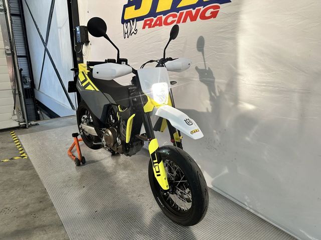 husqvarna - 701-supermoto