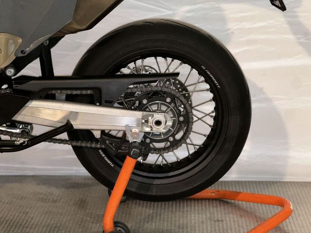 husqvarna - 701-supermoto