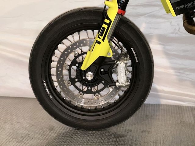 husqvarna - 701-supermoto