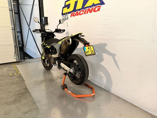 husqvarna - 701-supermoto