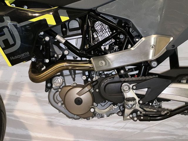 husqvarna - 701-supermoto