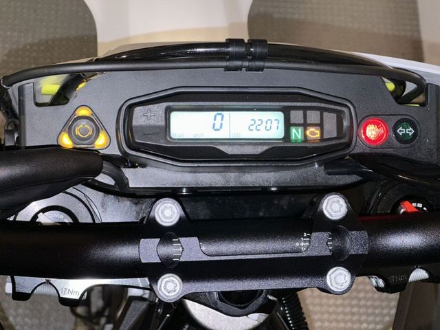 husqvarna - 701-supermoto