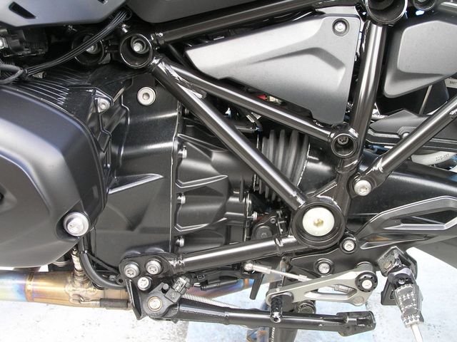 bmw - r-1200-rs