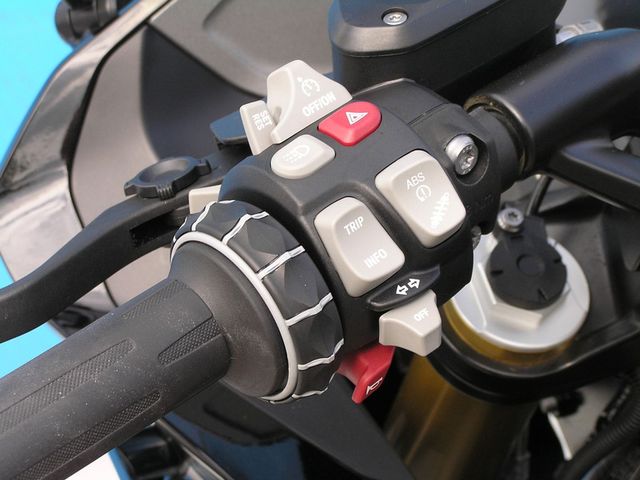 bmw - r-1200-rs