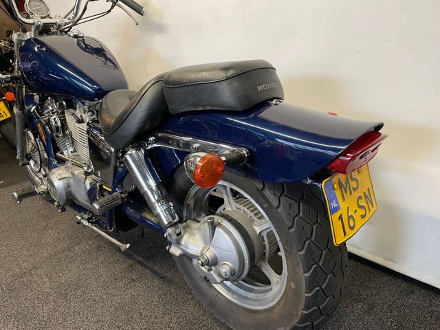 honda - vt-1100-c-shadow