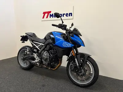 SUZUKI GSX-8S STREET-XTREME – foto 2