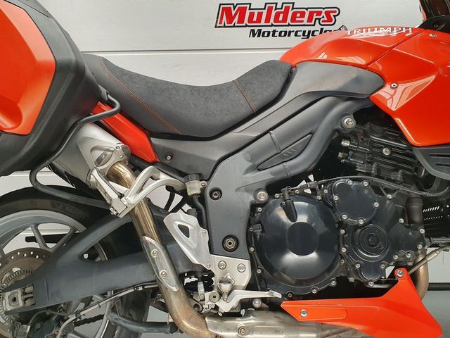 triumph - tiger-1050