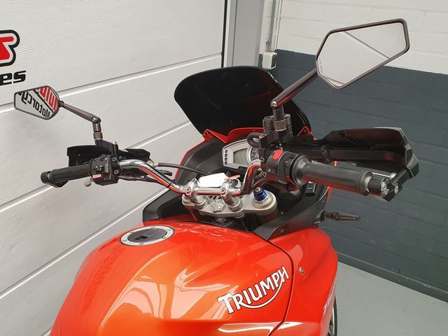 triumph - tiger-1050