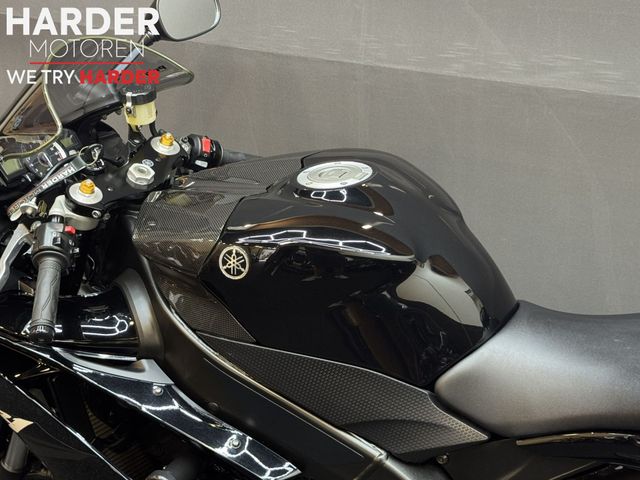 yamaha - yzf-r1