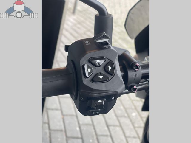 moto-guzzi - v-85-strada