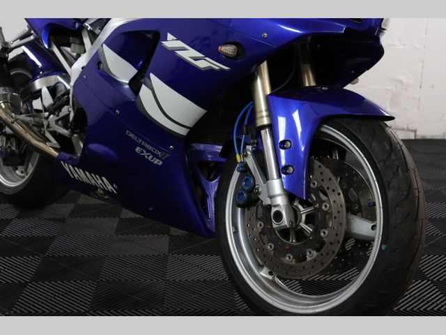 yamaha - yzf-r1