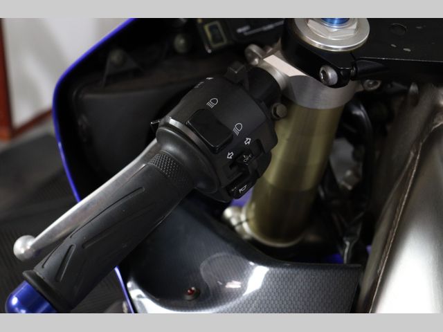 yamaha - yzf-r1