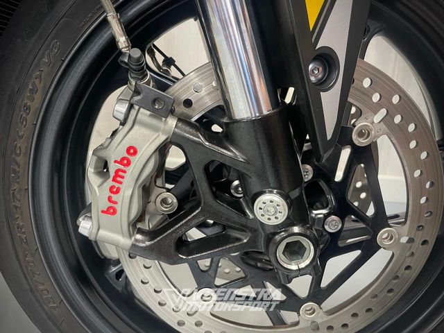 triumph - street-triple-rs