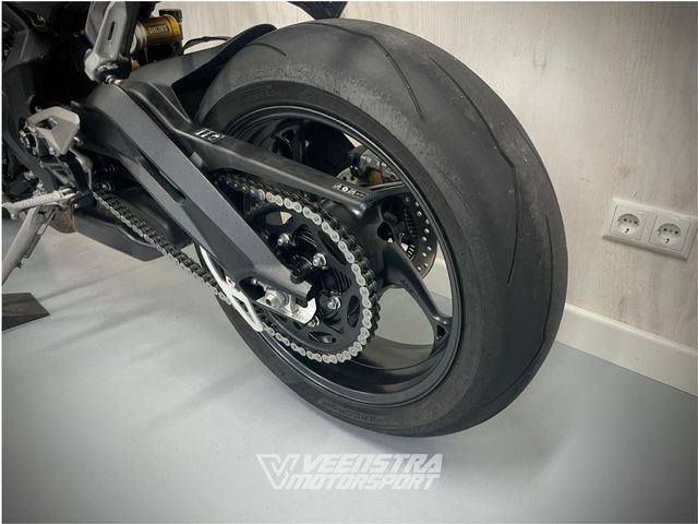 triumph - street-triple-rs