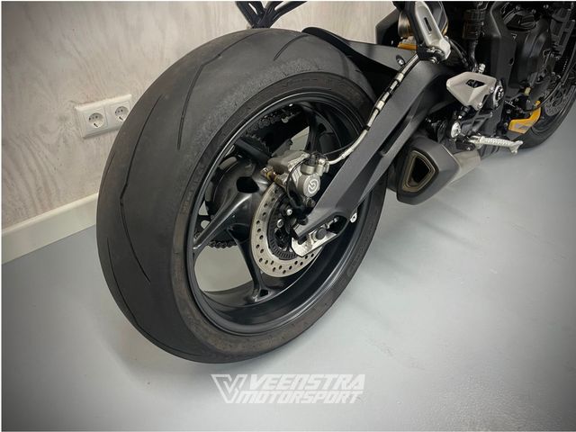 triumph - street-triple-rs