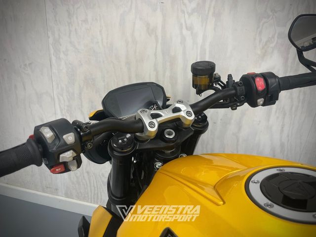 triumph - street-triple-rs