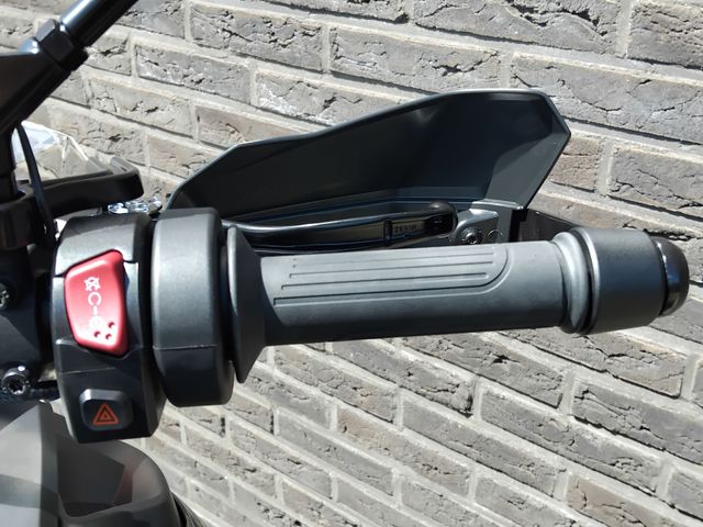 QJMOTOR - srt-900-sx-touring