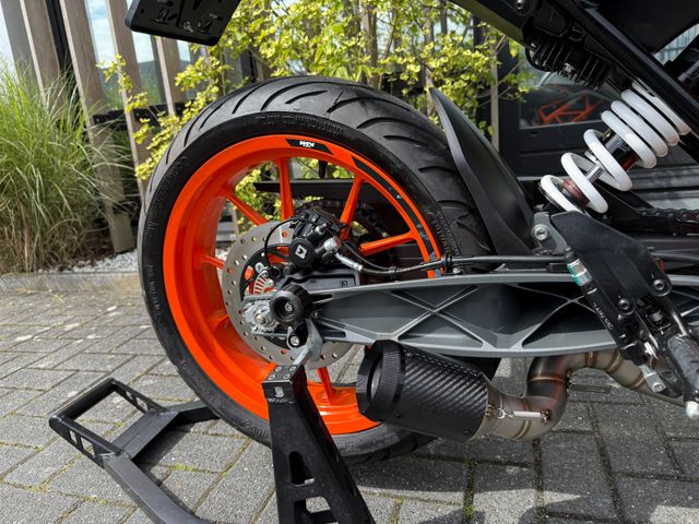 ktm - 390-duke
