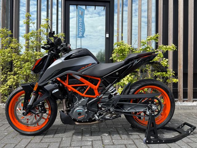 ktm - 390-duke