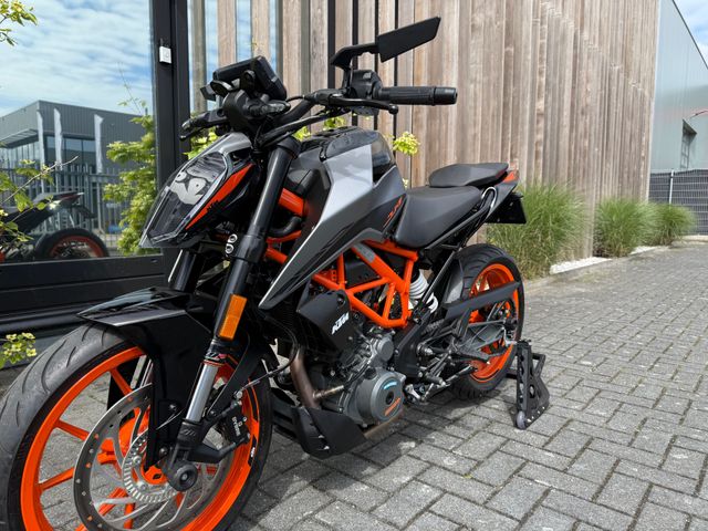ktm - 390-duke
