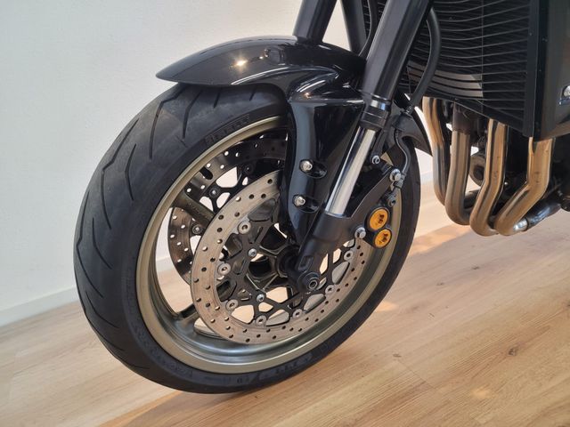 yamaha - fz-1