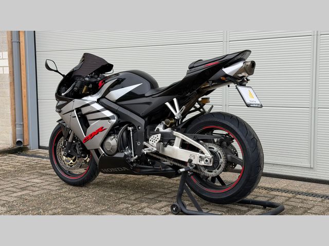 honda - cbr-600-rr