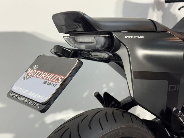 husqvarna - svartpilen-701