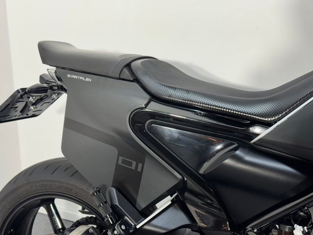 husqvarna - svartpilen-701