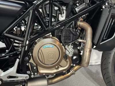 HUSQVARNA SVARTPILEN 701 – foto 2