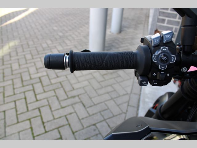 ktm - 1290-super-duke-r