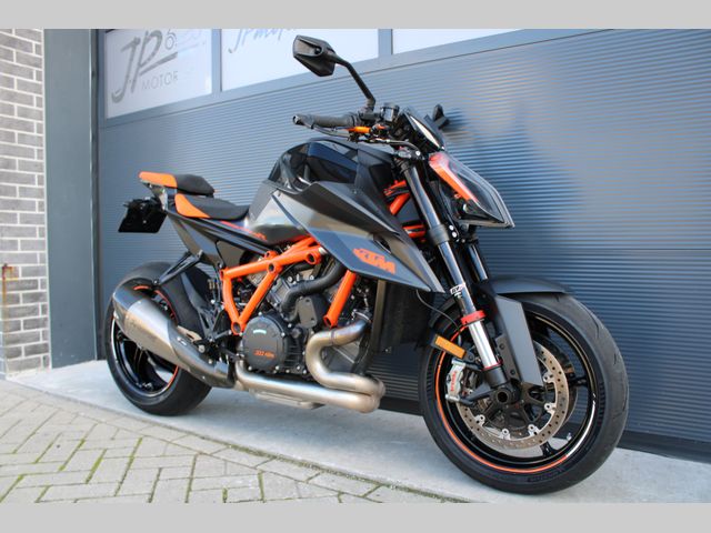 ktm - 1290-super-duke-r