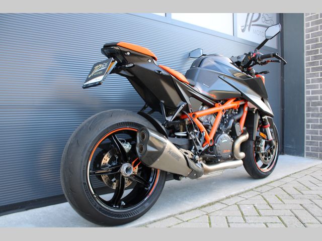 ktm - 1290-super-duke-r