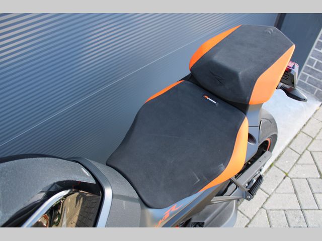 ktm - 1290-super-duke-r