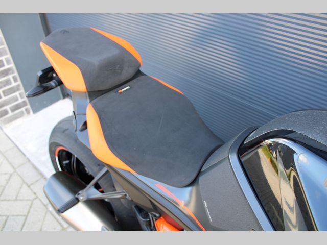 ktm - 1290-super-duke-r