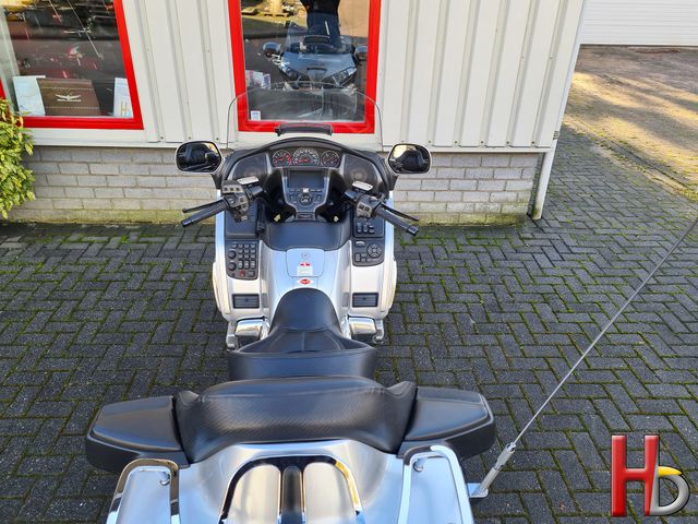 honda - gl-1800-goldwing