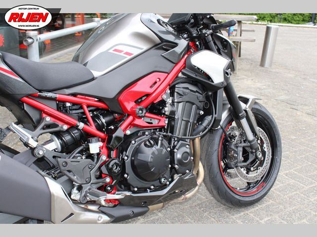 kawasaki - z900