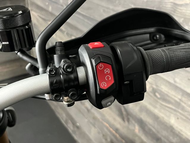 triumph - scrambler-1200-xe