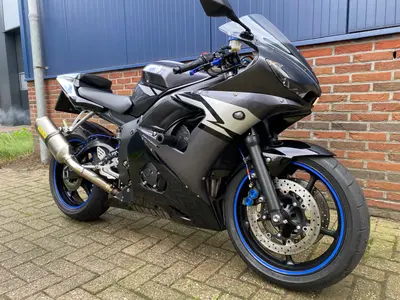 YAMAHA YZF R6 – foto 3