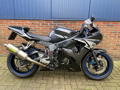 YAMAHA YZF R6 – foto 2