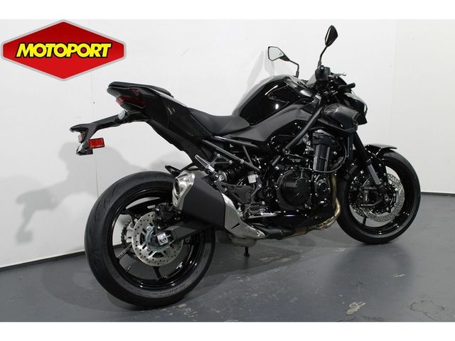 kawasaki - z900