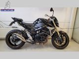 SUZUKI GSR 750
