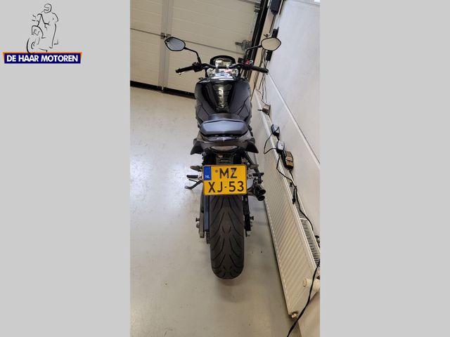 suzuki - gsr-750