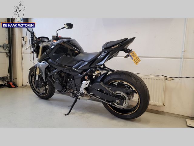 suzuki - gsr-750